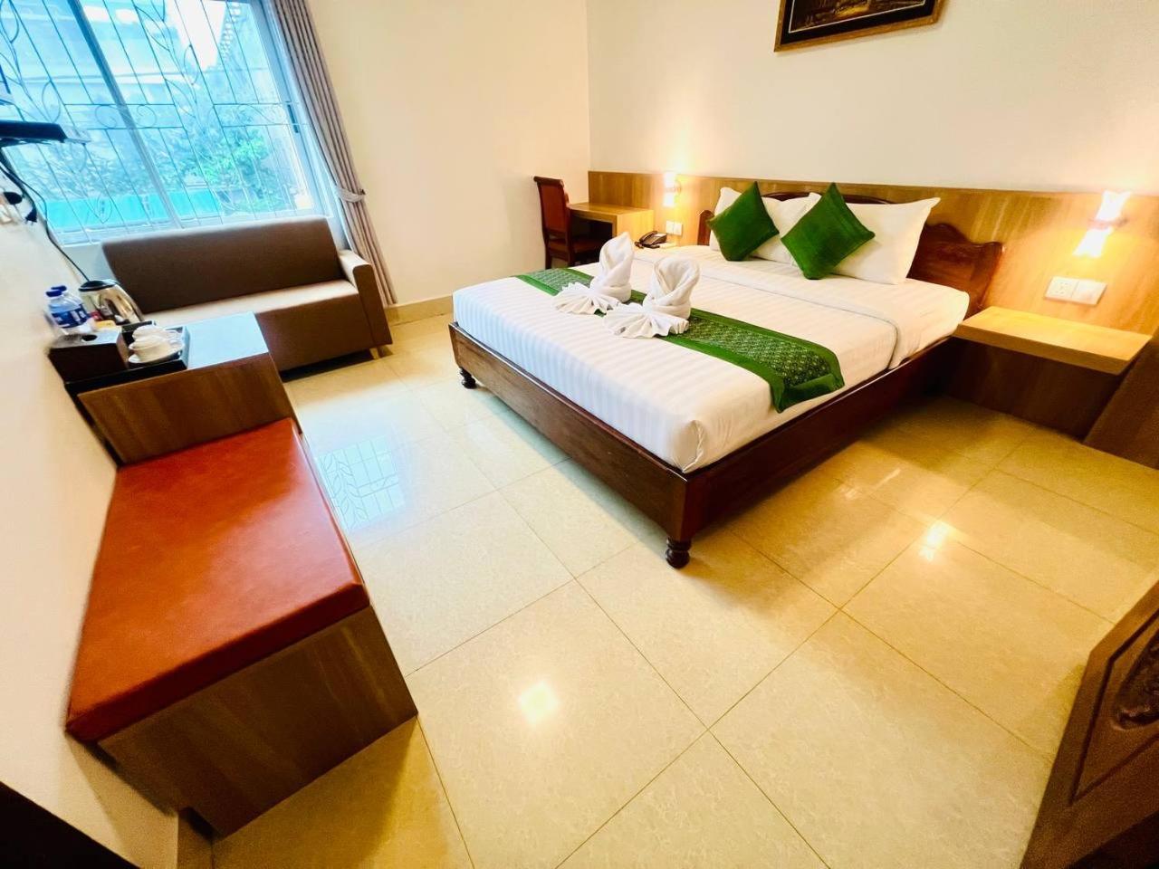 The One By Nika Hotel Siem Reap Exterior foto